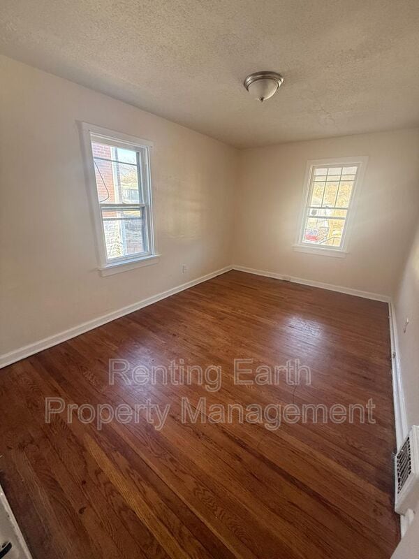 Building Photo - 7138 Garesche Ave