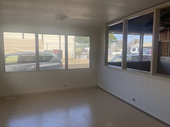 Building Photo - 1828 Kaohu St