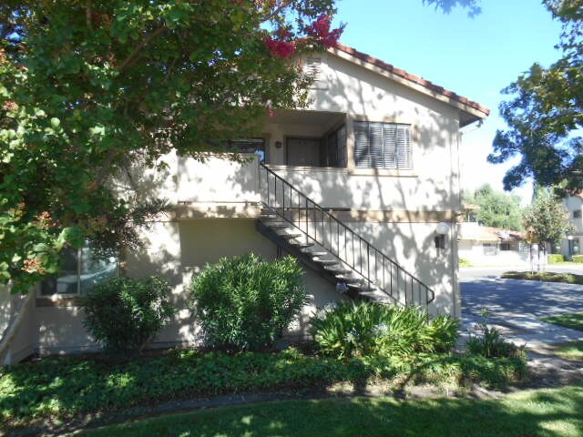 Building Photo - 402 Colony Cove Dr