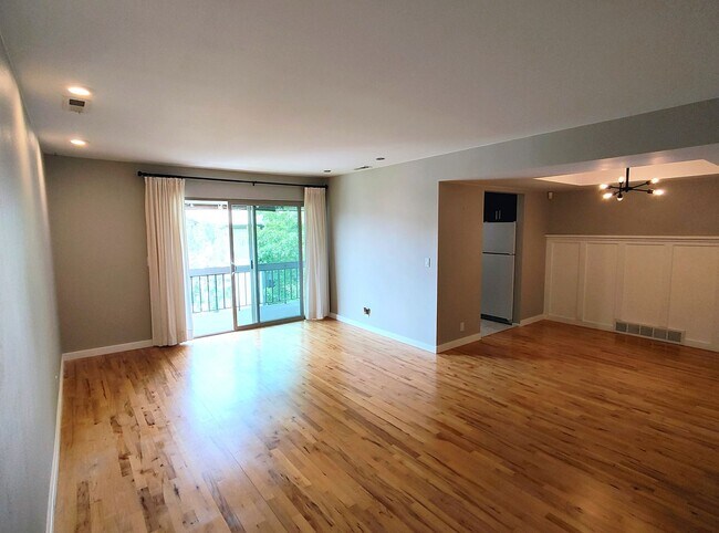 Foto del edificio - Beautiful 2 Bd 2 Bath Condo in Murray