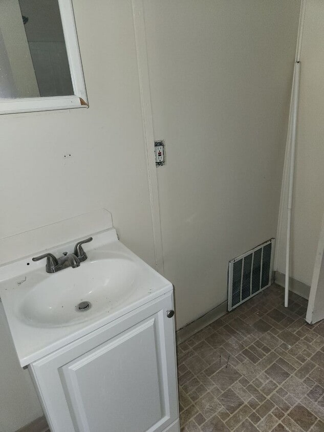 Primary Photo - 255 6th St