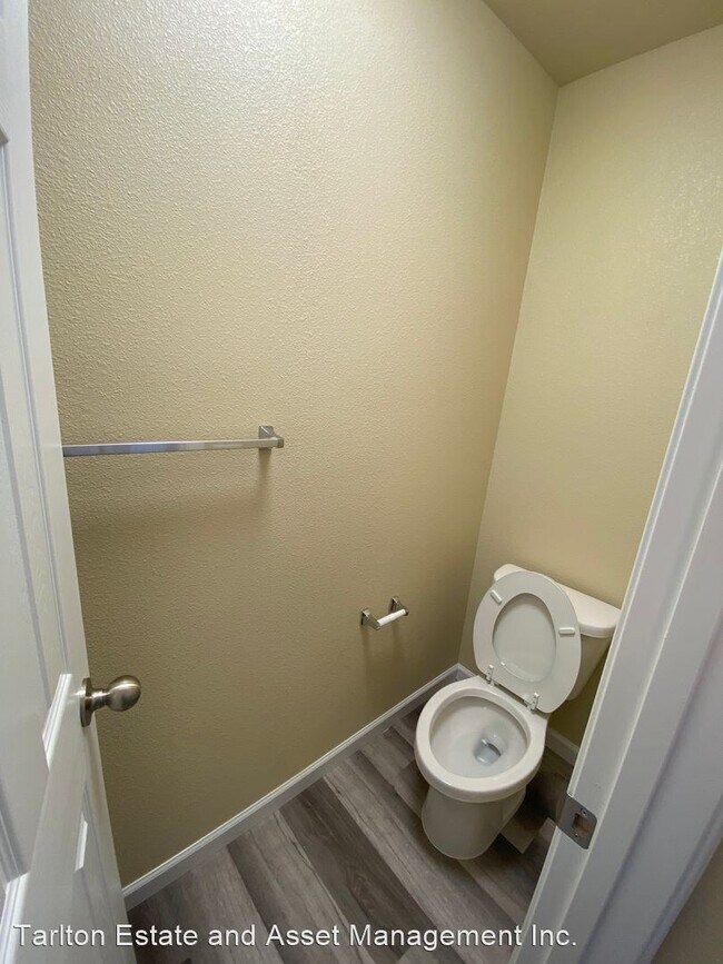 Building Photo - 3 br, 2.5 bath House - 1331 Belmont Dr.