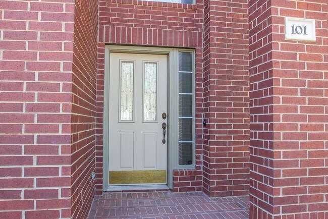 Building Photo - 101 S Prize Oaks Dr