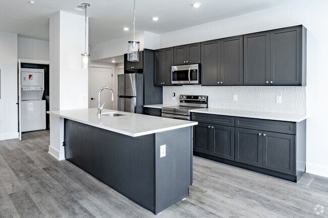 2BR, 2BA - 912 - 845SF - Kitchen - The Allengrove