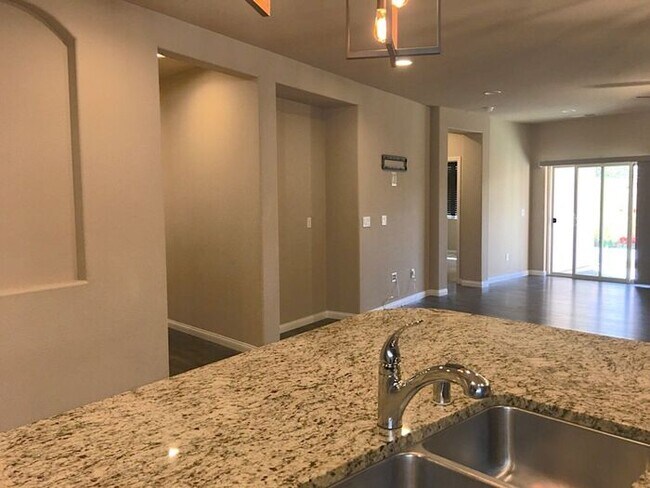 Building Photo - Sparks 3 Bedroom, 3 Bath Single Story - Ne...