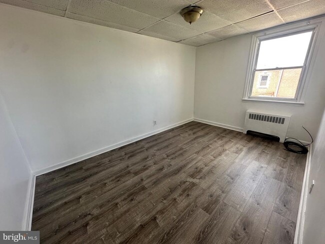 Building Photo - 2749 Levick St