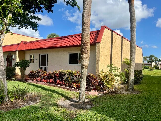 Foto del edificio - 176 Lake Evelyn Dr