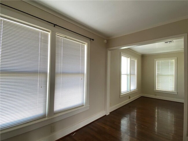 Building Photo - 414 E Bayview Blvd