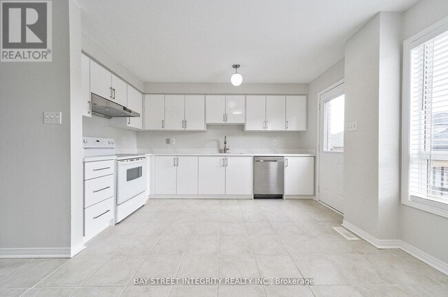 Building Photo - 75 Selkirk Dr
