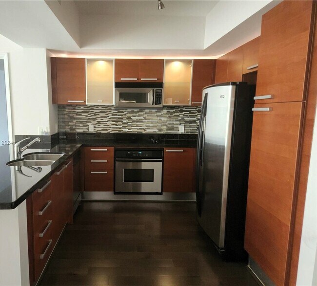 Foto del edificio - 2030 S Douglas Rd