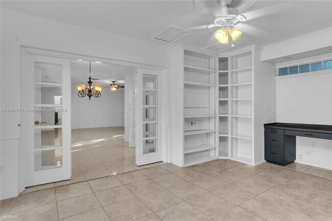 Foto del edificio - 3 br, 3 bath House - 205 NE 16th Ter