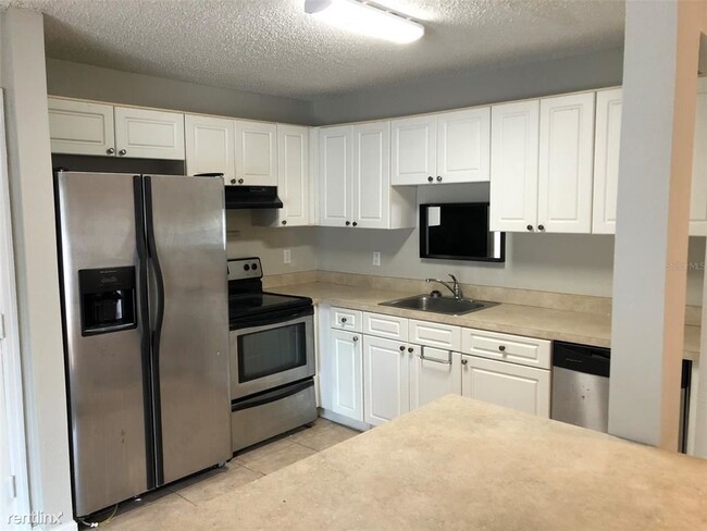 Building Photo - 3 br, 2 bath Condo - 448 Banyon Tree Cir