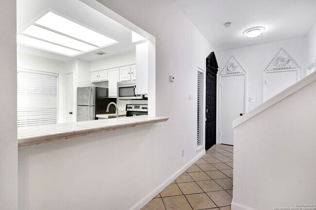 Foto del edificio - ***APPLICATION CURRENTLY UNDER REVIEW***Mo...