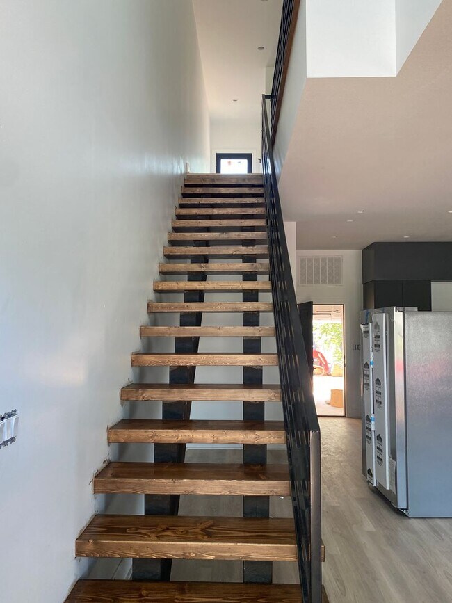 Foto del edificio - Edge Luxury Townhomes