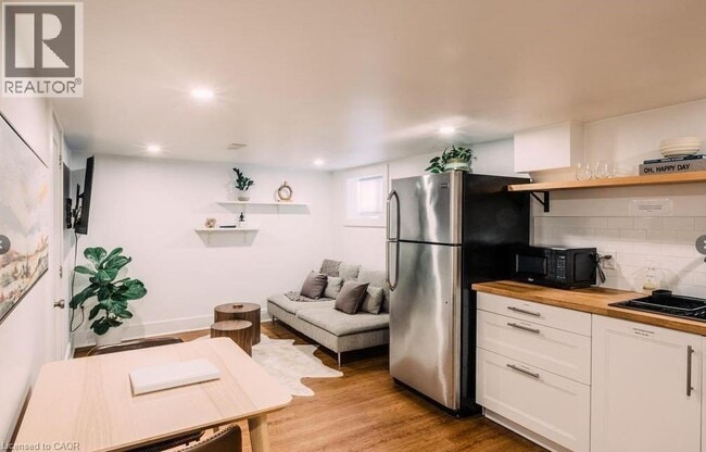 Photo du bâtiment - 47 Eagle Ave