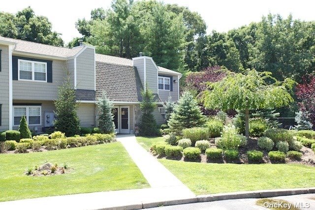 Foto del edificio - 325 Lake Pointe Ct