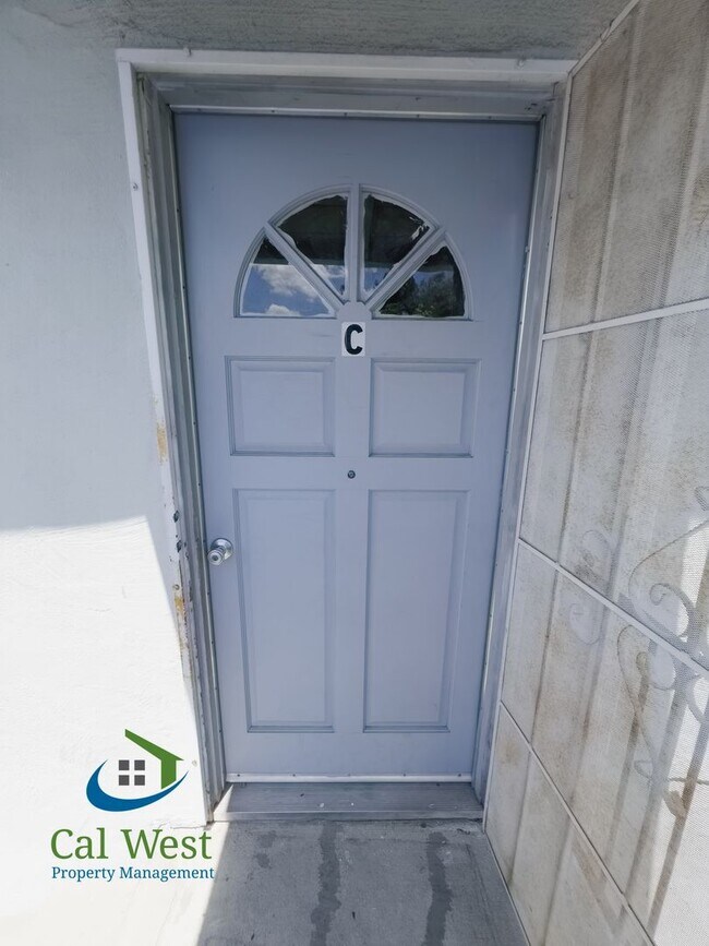 Foto del edificio - 01760 - % -462 N. 7th Street  #A -C