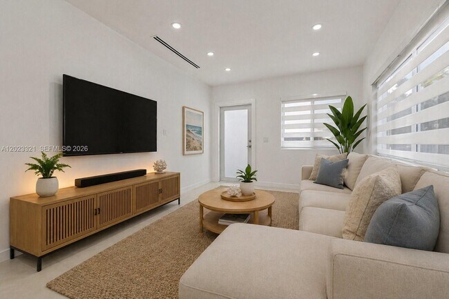 Foto del edificio - 13185 Emerald Dr
