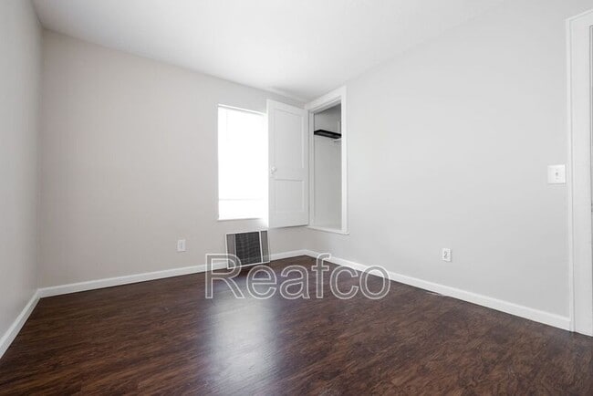 Building Photo - 47 W Moler St