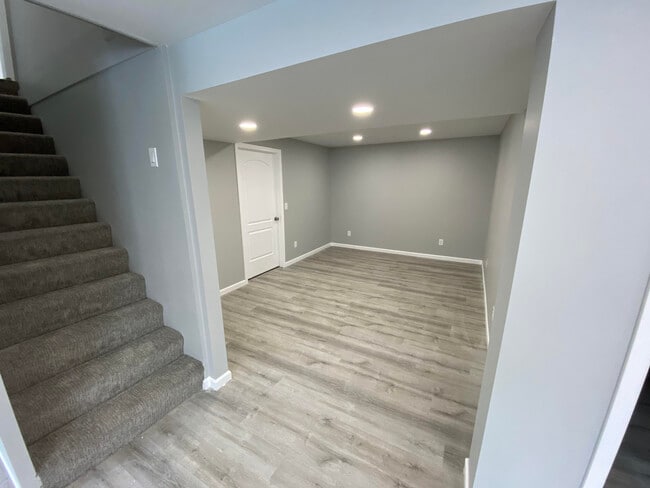 Extra finished room in lower level - 3526 Dinsmore Castle Dr