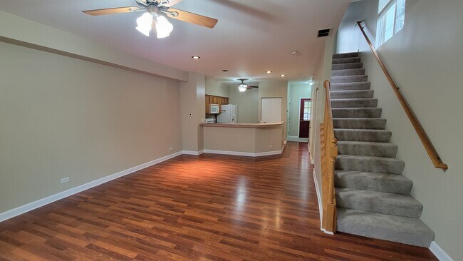 Family Room - 2516 Carrolwood Rd