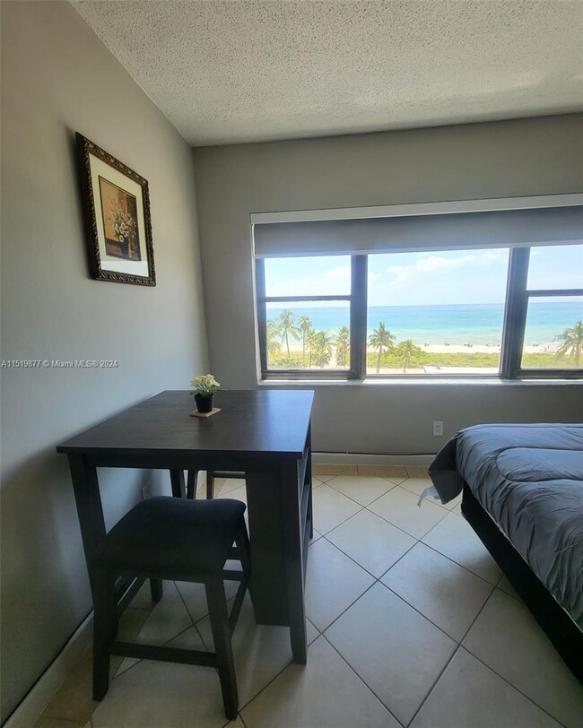 Foto del edificio - 6345 Collins Ave