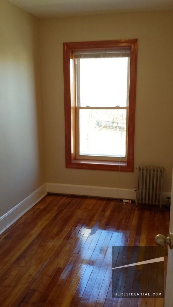 Building Photo - 2130 Ditmars Blvd