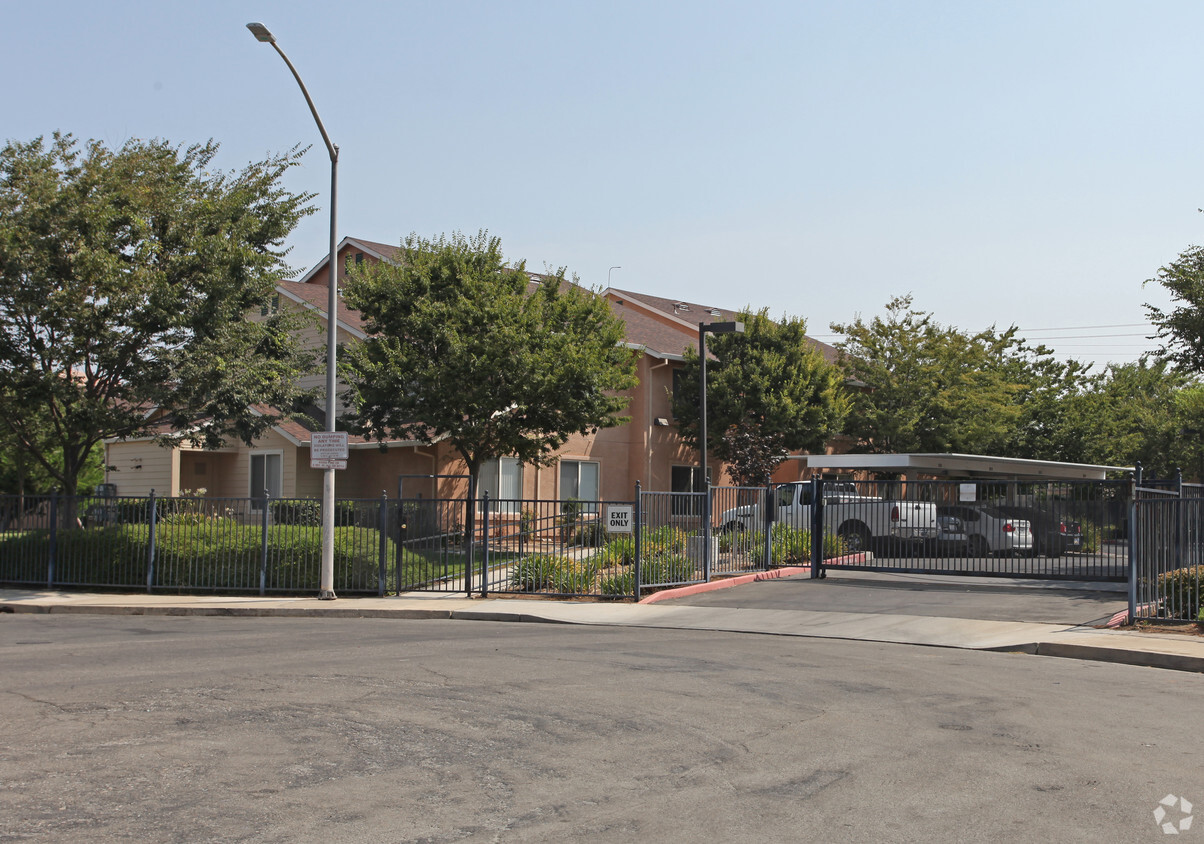 Primary Photo - Della Tiara Apartments