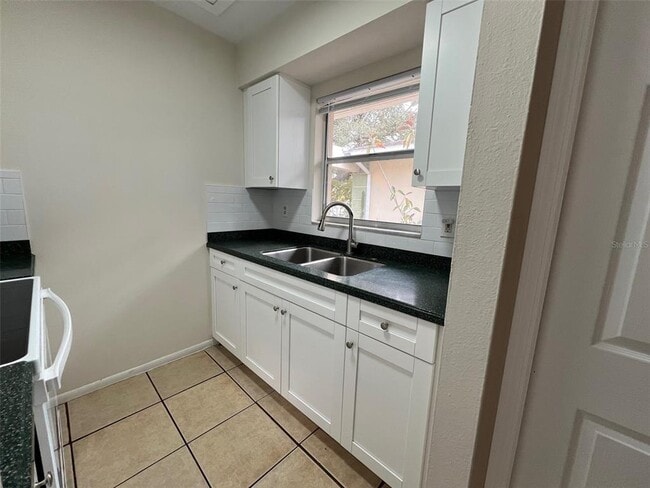 Building Photo - 2281 Curlew Ave