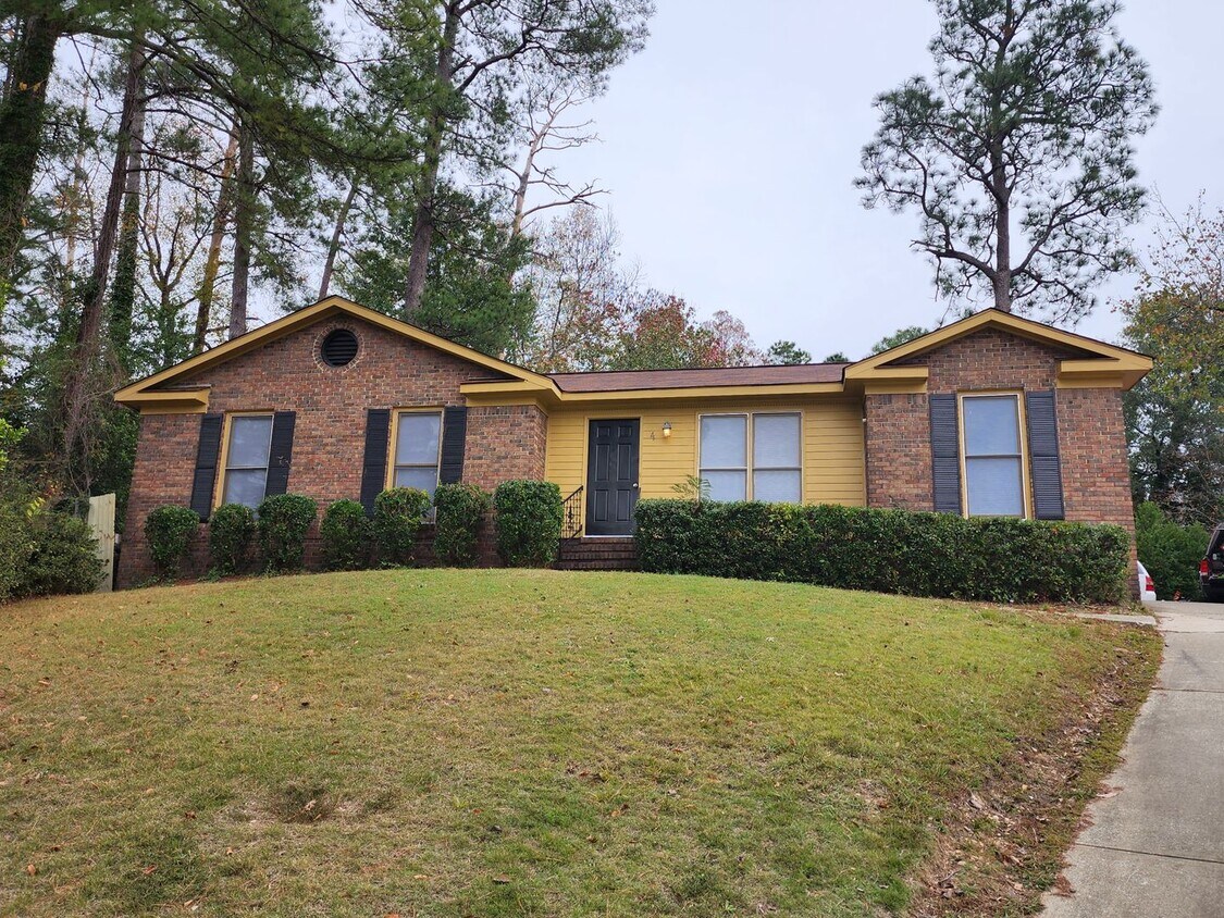 Foto principal - Close to Ft. Benning Main Entrance