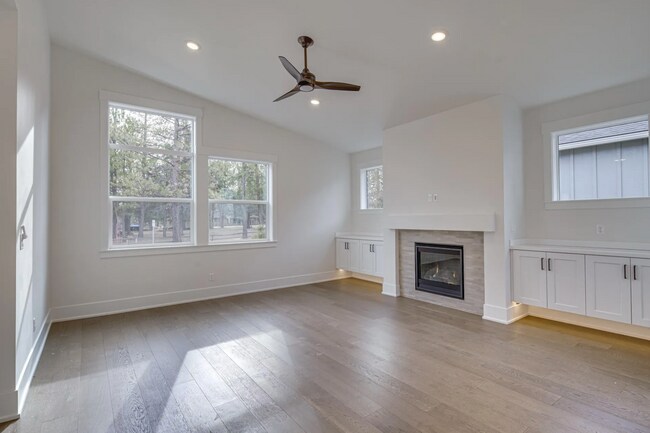 Foto del edificio - Spacious Westside Home with Loft and Upgra...