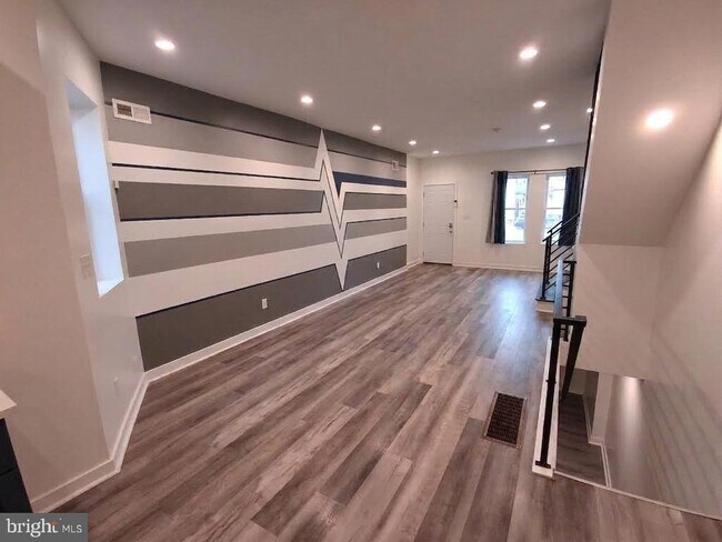 Foto del edificio - 5751 Larchwood Ave