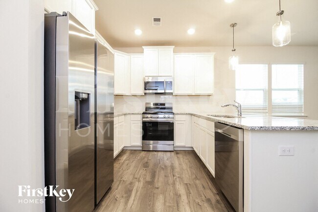 Foto del edificio - 423 Stonefence Dr