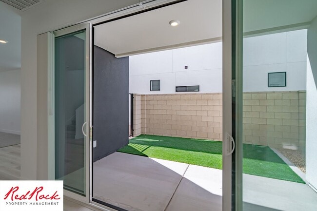 Foto del edificio - Stand Alone Home In Desert Color