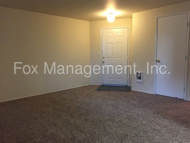 Foto del edificio - 5702 NE Prescott St