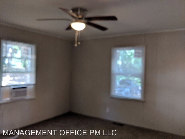 Foto del edificio - 2 br, 1 bath House - 520 Queens Ct
