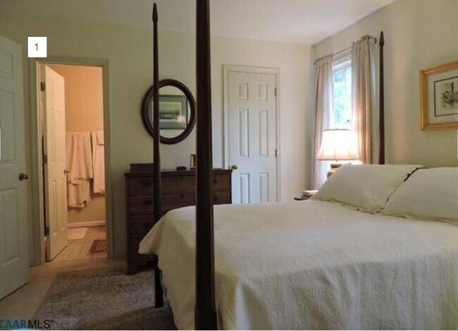 Foto del edificio - 956 Huntwood Ln