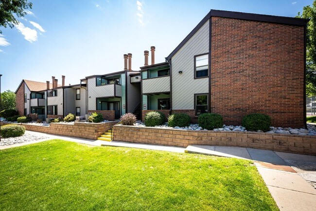 Foto del edificio - 12063 E Harvard Ave