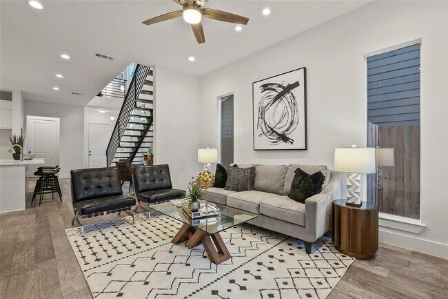 Foto del edificio - 933 W Eighth St