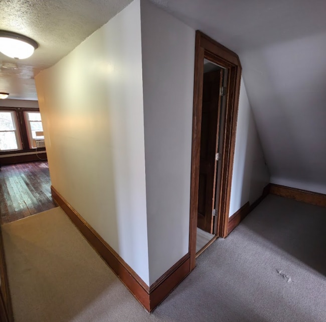 Building Photo - 1447 Rosewood Ave