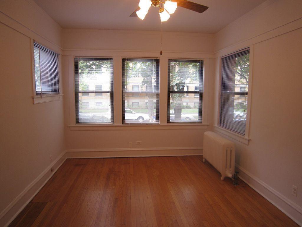 Foto del edificio - 1474 W Byron St