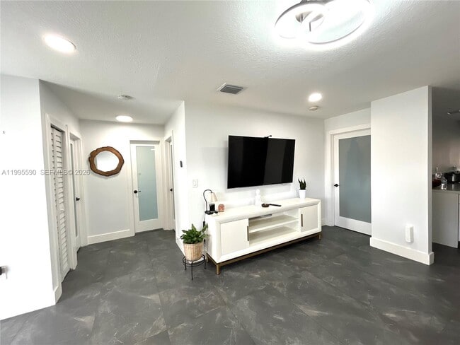 Foto del edificio - 511 SW 115th Ave