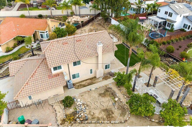 Foto del edificio - Beautiful 4 bed/3 Bath Home Located Beauti...