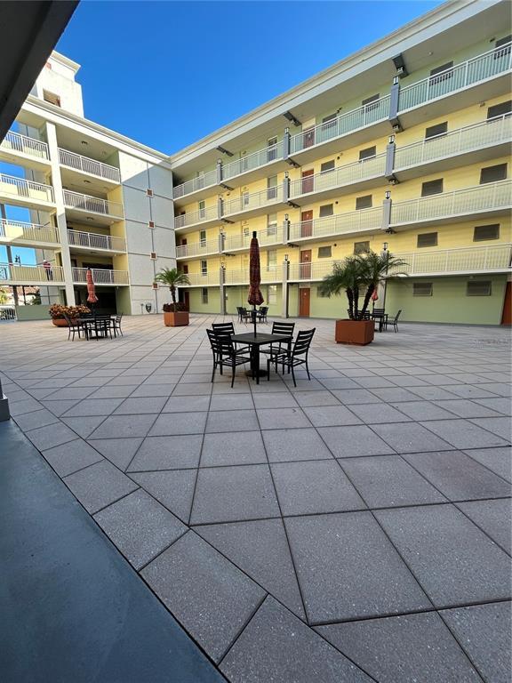 Building Photo - 690 Osceola Ave