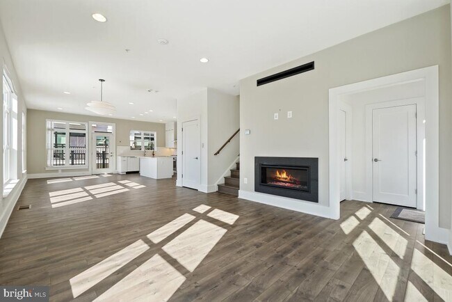 Foto del edificio - 11300 Emerald Park Rd