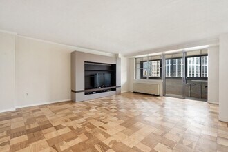 Building Photo - 6 Whittier Pl