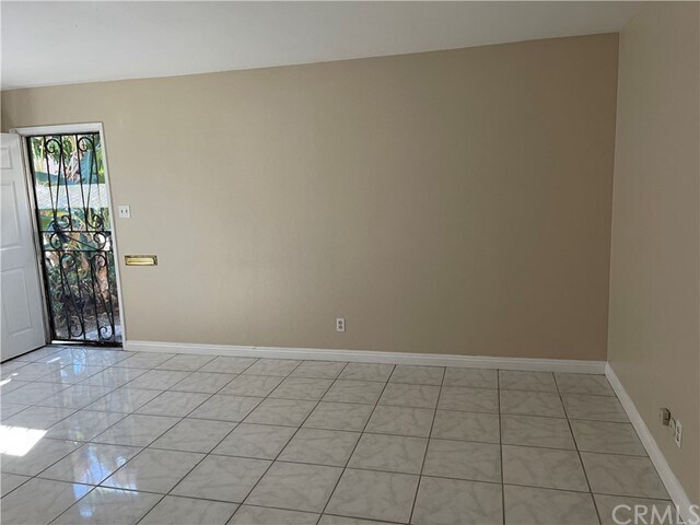 Foto del edificio - 36 Camelback Ave S