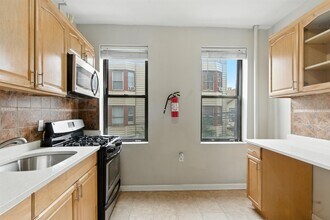 Building Photo - 217 44th St