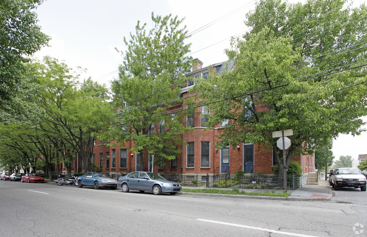 Emery Rowhouse Condominiums Apartments in Covington, KY