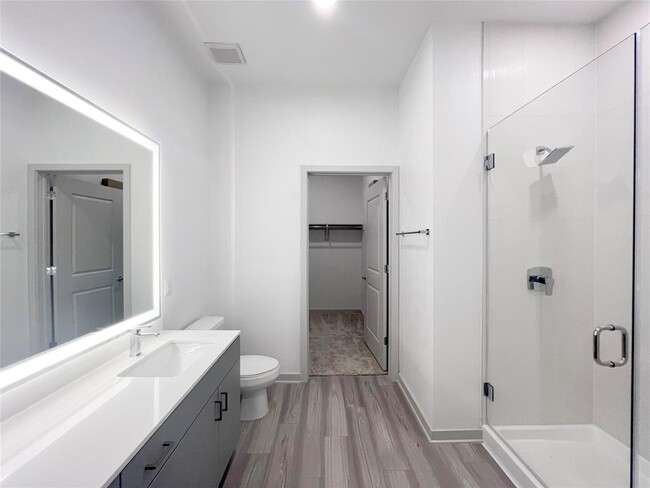 Foto del edificio - 3636 W Dallas St